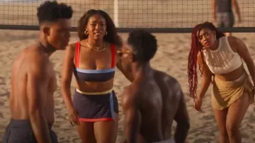 Jupe Staud Nell portée par Lisa Wilkes (Simone Joy Jones) comme on le voit dans Bel-Air (S03E04)