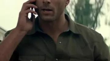 Mira el aspecto de la película Twisters: Tyler Owens (Glen Powell) lleva un sombrero de vaquero blanco del oeste