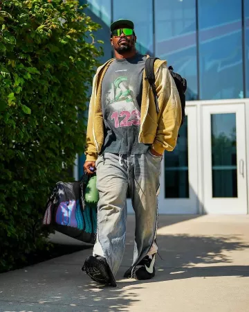 Nike Air Flea 2 x Cactus Plant Flea Market Negro usado por Von Miller en la cuenta de Instagram @blitzfits