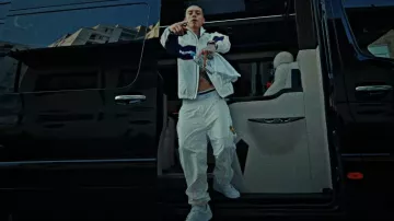 Veste de survêtement Palamat Palace White & Navy portée par Central Cee dans CENTRAL CEE X JRK 19 - BOLIDE NOIR (CLIP VIDÉO)