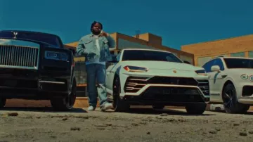 Lanvin x Future Blue Denim Allover Logo Jeans porté par Tee Grizzley dans Tee Grizzley - Detroit (Feat. 42 Dugg) [Vidéo officielle]