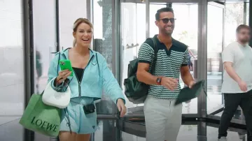 Loewe 2023 Medium Rabia Logo Tote porté par Caroline Stanbury comme on le voit dans The Real Housewives of Dubai (S02E12)
