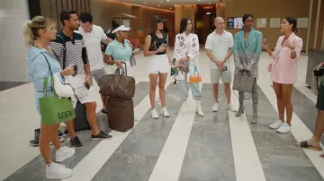 Baskets Celine Block avec semelle compensée en cuir de veau portées par Caroline Stanbury comme on le voit dans The Real Housewives of Dubai (S02E12)