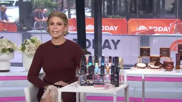 Pendientes de Emperatriz Shashi usados por Jill Martin como se ve en Hoy el 28 de agosto de 2024