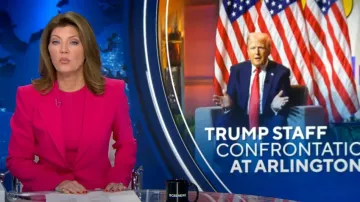 Michael Kors Georgina Blazer de botonadura sencilla usado por Norah O'Donnell visto en CBS Evening News el 28 de agosto de 2024