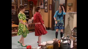 Free People Robe bleue à dos nageur d’Alex Russo (Selena Gomez) dans Les Sorciers de Waverly Place (S02E19)