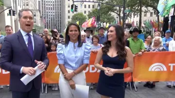 Robe Lululemon Align en True Navy portée par Stephanie Mansour comme on le voit dans Today le 2 septembre 2024