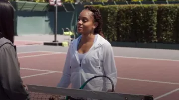 Sudadera con capucha Dkny Honeycomb Meshk usada por Simone Hicks (Geffri Maya Hightower) como se ve en All American: Homecoming (S03E09)