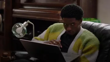 Cárdigan de Zara Argyle usado por Orlando 'Lando' Johnson (Martin Bobb-Semple) como se ve en All American: Homecoming (S03E09)