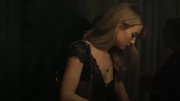 Colgante de corazón abierto de Tiffany usado por Lucy Albright (Grace Van Patten) como se ve en Tell Me Lies (S02E01)