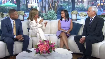 Cinq a Sept Cheyenne Floral Embroidered One-Button Blazer usado por Hoda Kotb como se ve en Today el 4 de septiembre de 2024