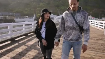 Bermuda Kangol porté par Mandie Taketa comme on le voit dans Wayne Brady : The Family Remix (S01E02)