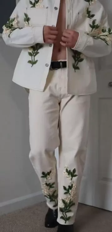 Outfits of Saltburn movie: Barry Keoghan wears Green Leaf Embroidery White Jacket and Pants set to portray Oliver Quick