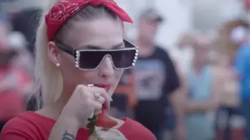 Gafas de sol Shein Rhinestone Decor Flat Top usadas por Moriah Plath como se ve en Welcome to Plathville (S06E08)
