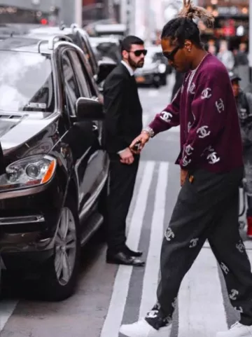 Cárdigan Chanel Burgundy & Metallic-CC usado por Future en la cuenta de Instagram @future