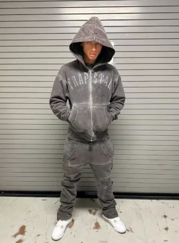 Jordan Jordan 4 Retro White Oreo usado por Central Cee en la cuenta de Instagram @centralcee