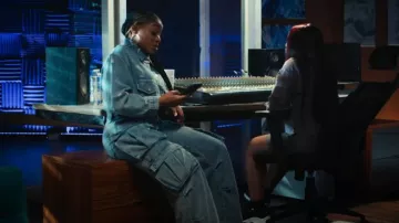 Forever 21 Baggy Wide-Leg Cargo Jeans porté par Windy Johnson (Nijah Brenea) comme on le voit dans Kold x Windy (S02E04)
