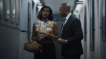 Sac Loewe Paseo porté par Vivian Banks (Cassandra Freeman) vu dans Bel-Air (S03E09)