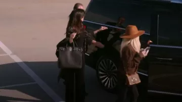 Hermès Togo Birkin 35 Noir porté par Heather Dubrow comme on le voit dans The Real Housewives of Orange County (S18E09)