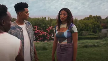 Por Dyln Zayne Falda usada por Lisa Wilkes (Simone Joy Jones) como se ve en Bel-Air (T03E10)