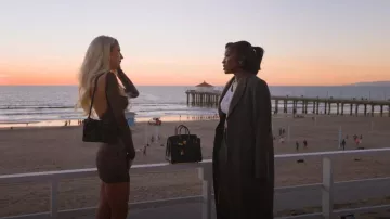 Hermès Togo Birkin 30 Sac à main porté par Chelsea Lazkani comme on le voit dans Selling Sunset (S08E02)
