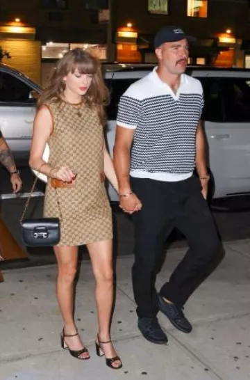 Pendientes Louis Vuitton Louise PM usados por Taylor Swift en la ciudad de Nueva York el 8 de septiembre de 2024