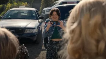 Etoile Isabel Marant Jeldia Falda midi de nudo floral usada por Amelia Sacks (Eve Hewson) como se ve en La pareja perfecta (S01E01)