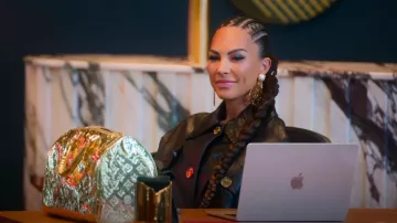 Veste Chanel en chaîne matelassée portée par Amanza Smith comme on le voit dans Selling Sunset (S08E03)