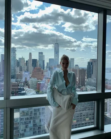 Prada Embroidered Linen Skirt worn by Leonie Hanne on her Instagram Post on September 10, 2024