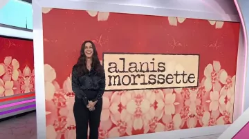 3.1 Chemise en satin ornée de perles Phillip Lim portée par Alanis Morissette, comme on le voit dans Today le 9 septembre 2024