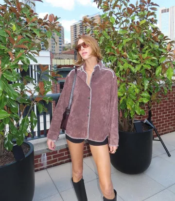Gafas de sol Vehla Kaia en caramelo Toffee usadas por Whitney Port en su publicación de Instagram el 9 de septiembre de 2024
