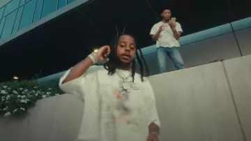 Maison Mihara Yasuhiro Camiseta Blanco con Estampado de Pato usada por Babyface Ray en Babyface Ray, Veeze - Wavy Navy University (Video Oficial)
