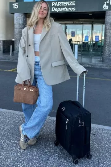 Hermès Birkin 30 Grizzly/Swift Chamois/Or porté par Chiara Ferragni sur sa Story Instagram le 15 septembre 2024