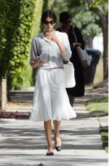 Repetto Black Cendrillon Ballerina Flats worn by Kaia Gerber in Los Angeles on September 6, 2024