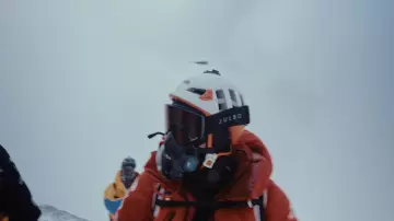 Inoxtag wears Julbo visor glasses in its documentary Kaizen: 1 year to climb Everest!