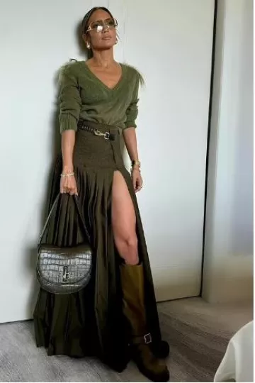 Burberry Leather Saddle High Boots worn by Jennifer Lopez on her Instagram Post on September 7, 2024