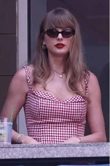 Crap Eyewear the Marquee Rox worn by Taylor Swift at Us Open Men's Final on September 8, 2024