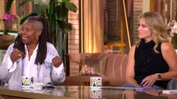 Alice y Olivia Alma Rhinestone Knit Shell usada por Sara Haines como se ve en The View el 16 de septiembre de 2024