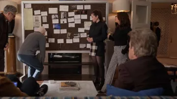 Area Cutout Houndstooth Wool-Blend Tweed Wide-Leg Pants worn by Eva Longoria (Eva Longoria) as seen in Only Murders in the Building (S04E03)