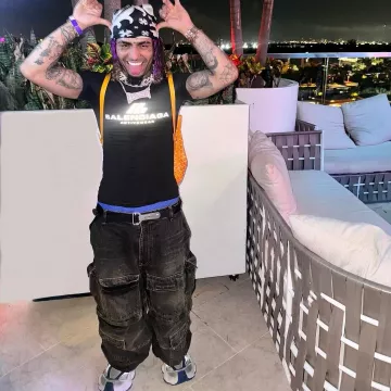 Jeans cargo baggy gris foncé Balenciaga porté par Lil Pump sur le compte Instagram @lilpump