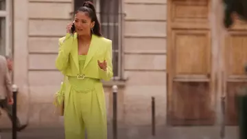 Danamé Gianna Crop Jacket portée par Mindy Chen (Ashley Park) vue dans Emily in Paris (S04E10)
