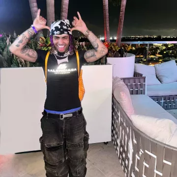 Ceinture Décapsuleur Balenciaga Noir portée par Lil Pump sur le compte Instagram @lilpump