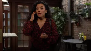 Fourre-tout Coach Market en bronze porté par Audra Charles (Zuleyka Silver) comme on le voit dans Les Feux de l’Amour le 12 septembre 2024