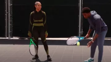 Pretty Little Thing Black Multi Textured Gym Leggings porté par Simone Hicks (Geffri Maya Hightower) comme on le voit dans All American : Homecoming (S03E11)