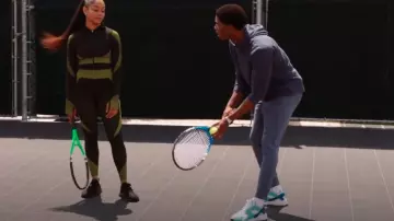 Nike Air Huarache Chaussures Athletic Club Aqua Teal portées par Orlando 'Lando' Johnson (Martin Bobb-Semple) comme on le voit dans All American : Homecoming (S03E11)