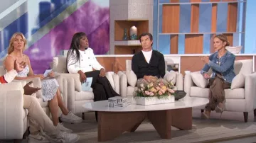 Baskets à plateforme Converse Chuck Taylor® All Star® portées par Amanda Kloots comme on le voit dans The Talk le 17 septembre 2024