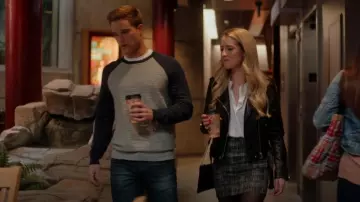 Big & Tall Sonoma Goods For Life Supersoft Thermal Crewneck Tee worn by Luke Baxter (Josh Plasse) as seen in The Baxters (S01E06)
