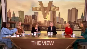 Chaleco Ramy Brook Austin usado por Sara Haines visto en The View el 19 de septiembre de 2024