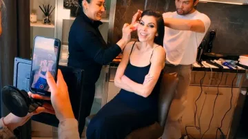 Skims Soft Lounge Long Slip Dress portée par Heather Dubrow comme on le voit dans The Real Housewives of Orange County (S18E11)