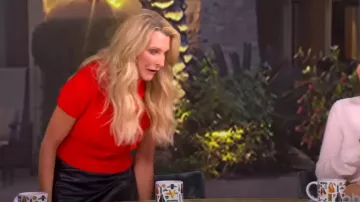 Alice + Olivia Siobhan Falda lápiz cruzada falsa usada por Joan Vassos como se ve en The View el 20 de septiembre de 2024